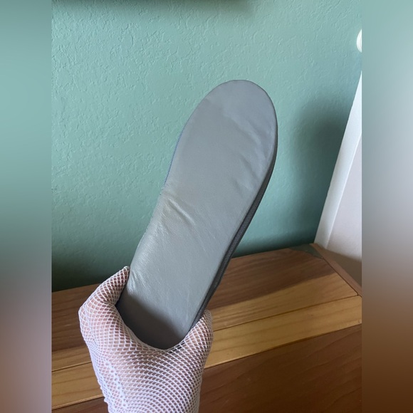 RARE Vintage ADOLFO Unisex Gray Leather Travel Slippers w/Zipper Case XL - Picture 9 of 10